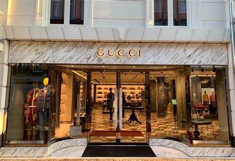 openingstijden gucci pc hooftstraat|Gucci hooftstraat.